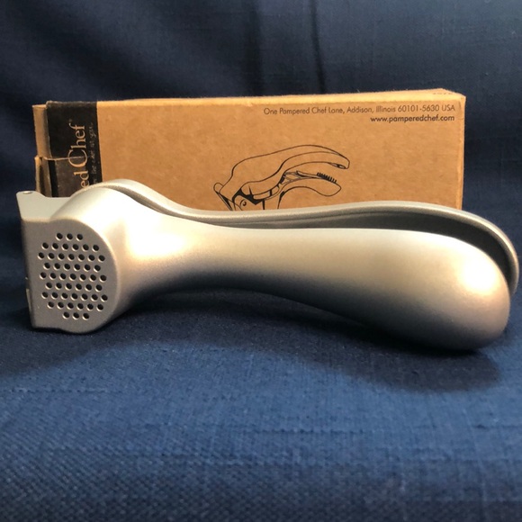 Pampered Chef Kitchen Pampered Chef Garlic Press Poshmark
